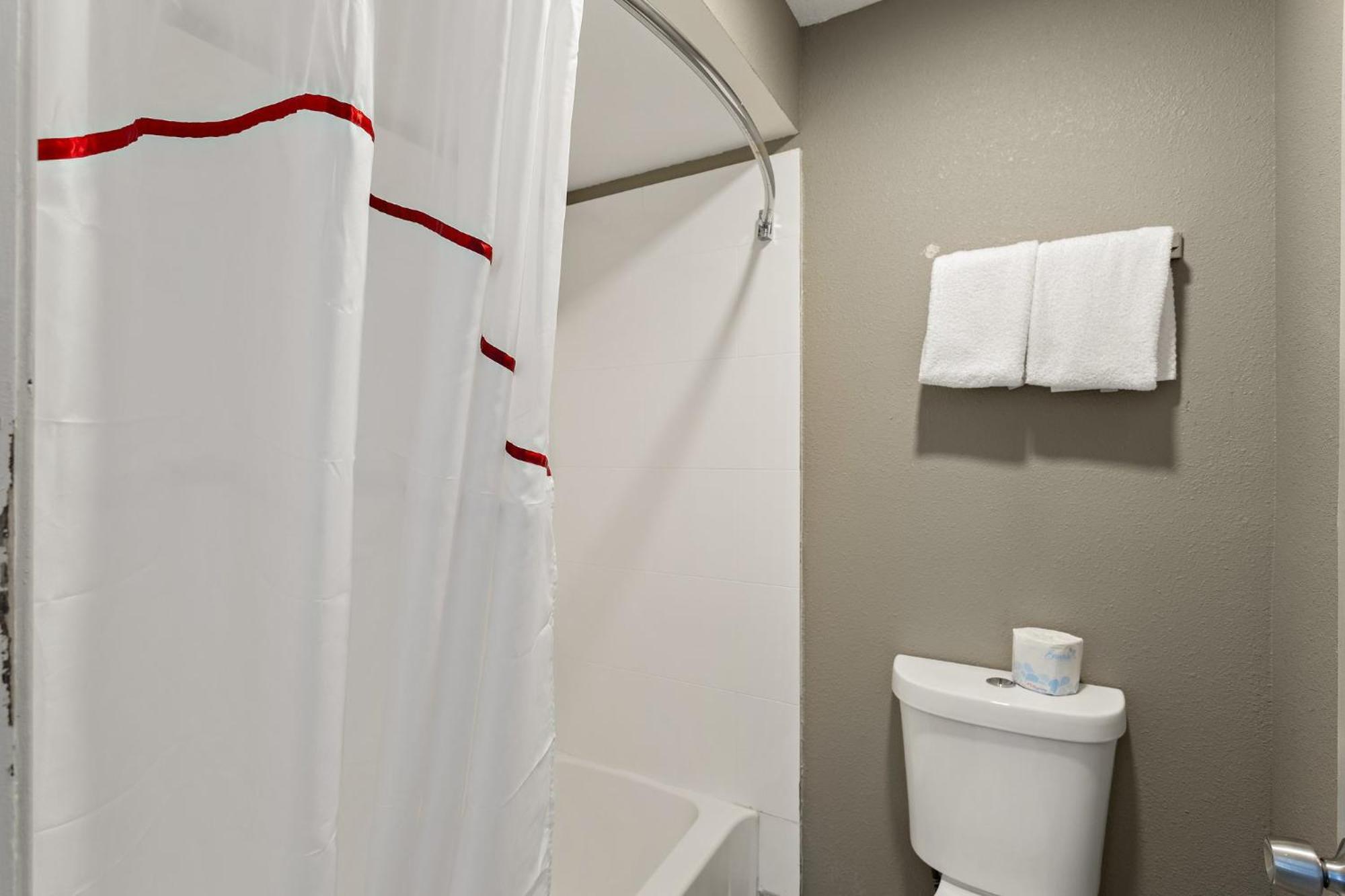 Red Roof Inn Реддинг Экстерьер фото