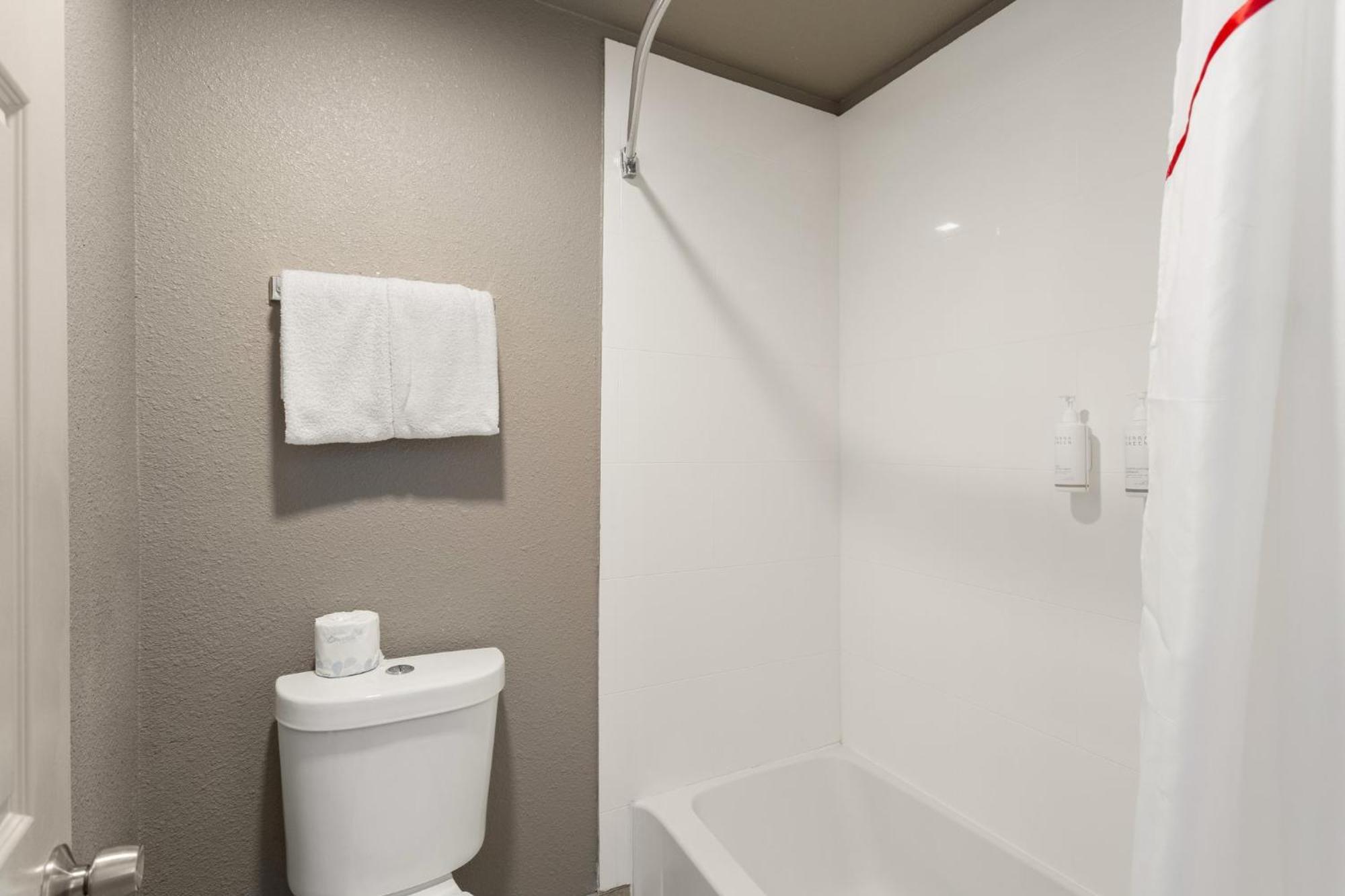 Red Roof Inn Реддинг Экстерьер фото