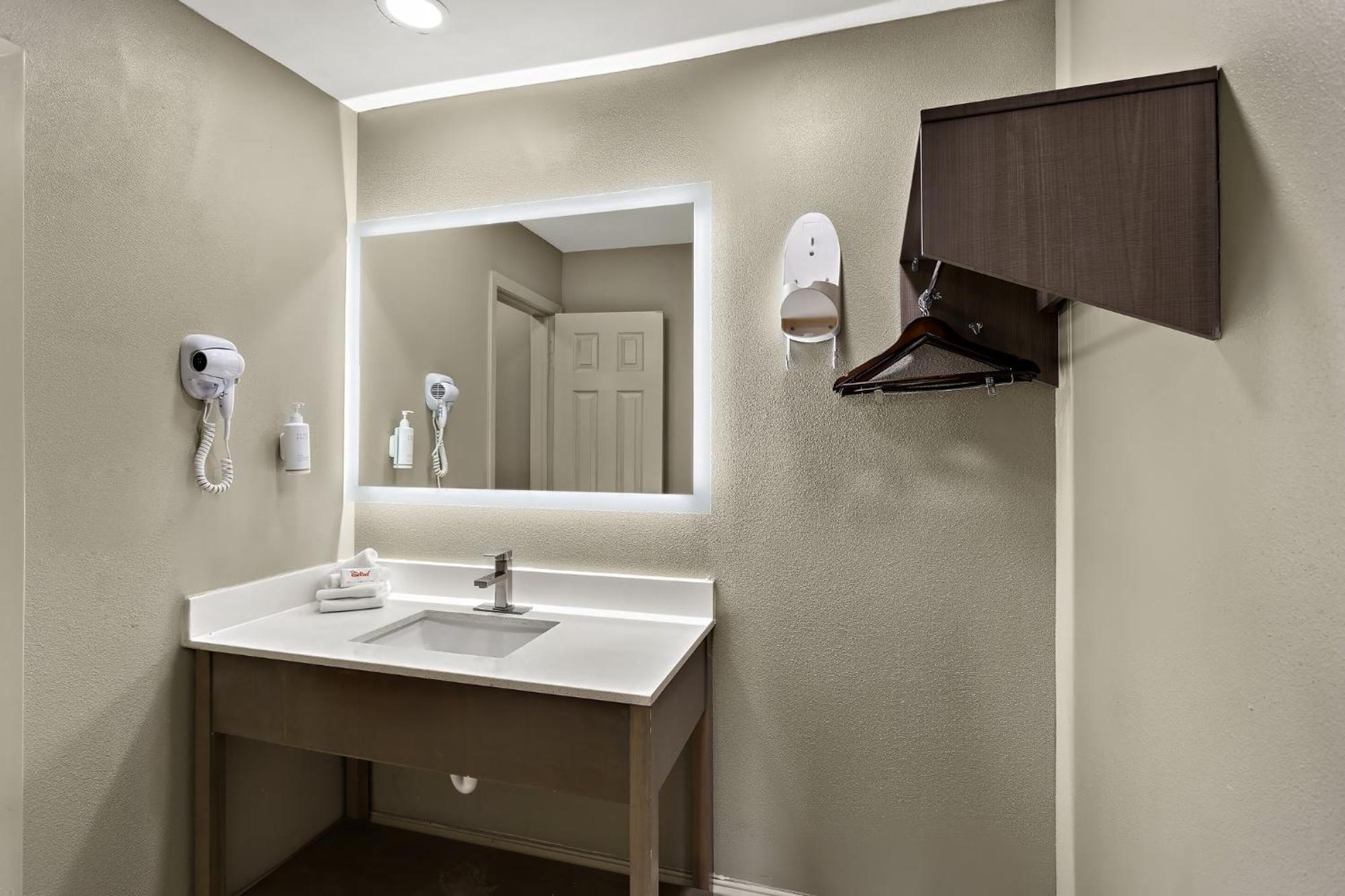Red Roof Inn Реддинг Экстерьер фото