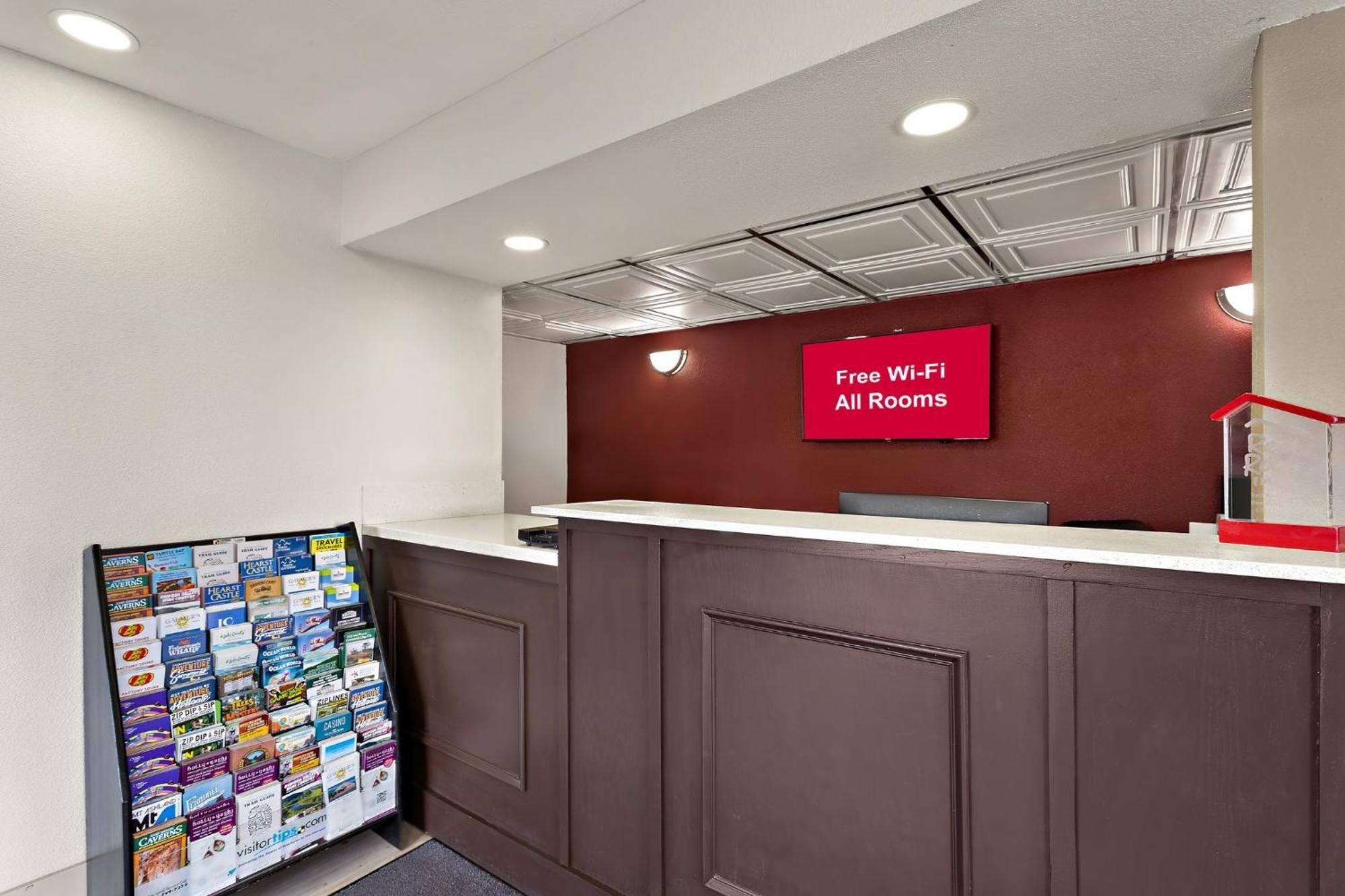 Red Roof Inn Реддинг Экстерьер фото