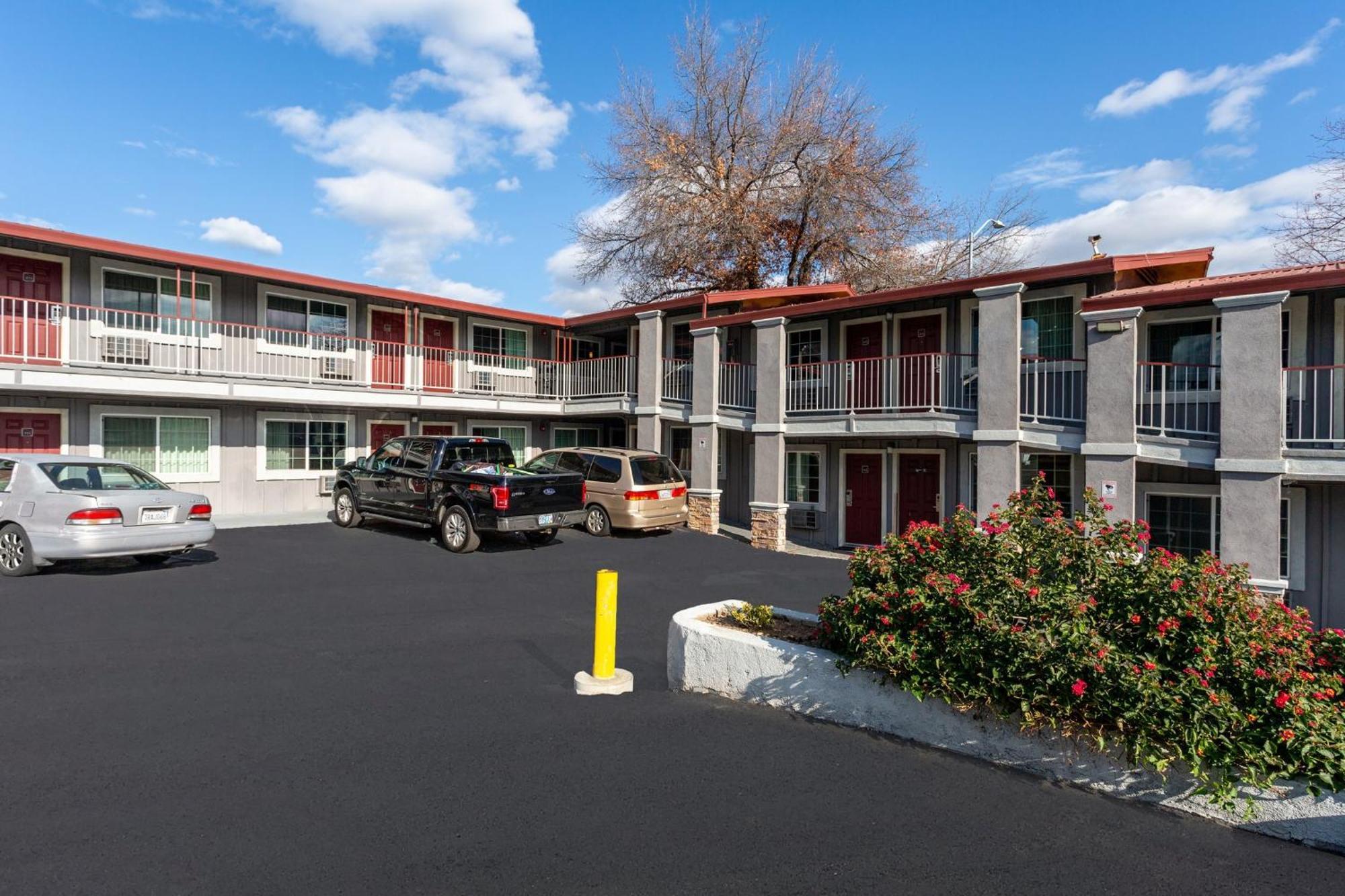 Red Roof Inn Реддинг Экстерьер фото