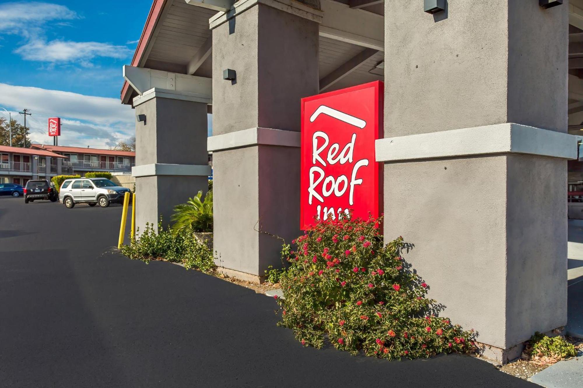 Red Roof Inn Реддинг Экстерьер фото