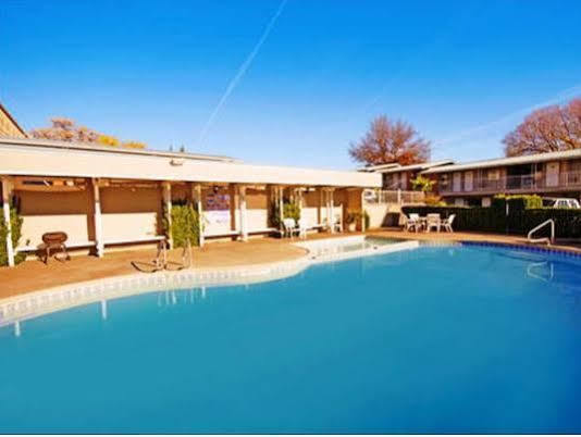 Red Roof Inn Реддинг Экстерьер фото